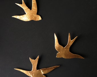 We fly together Gold porcelain wall art swallows Modern ceramic gold bird wall sculpture Bathroom kitchen bedroom home art Wall hanging