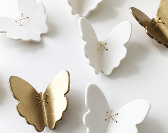 3D Butterfly wall art 7 Gold + white porcelain ceramic butterflies wall art sculpture Set of 7 butterflies with metal wire (5 white 2 gold)