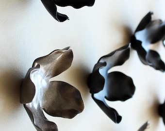 Garland - Metaalbrons en zwarte muurkunst bloemen - 3D-keramische sculptuur bloemenporselein 22