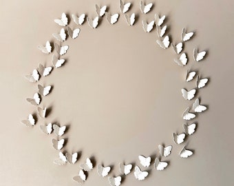 TRÈS GRANDE oeuvre d'art murale 3D papillon Oeuvre d'art en céramique originale 60 papillons botaniques en porcelaine blanche et en acier inoxydable, sculpture décorative