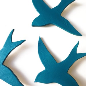 Porcelain wall art swallows We three together Teal birds Modern ceramic wall sculpture Blue green Bathroom kitchen Lounge Faux taxidermy image 2