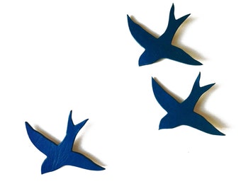 Ceramic wall art swallows Three deep navy blue Scandi Scandinavian style birds Nature sculpture Bathroom kitchen living room decor Friends