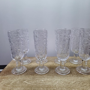 champagne glasses