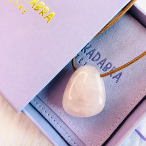 Collar de piedras preciosas, collar de cuarzo rosa, colgante de cuarzo rosa, regalo del Día de la Madre, regalo de aliento, collar de cristal, regalo para mujeres, regalo para niños