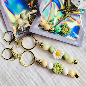 DIY set for children-DIY craft set-party favors for children&#39;s birthdays-birthday party favors-children&#39;s gifts-key chains-little things