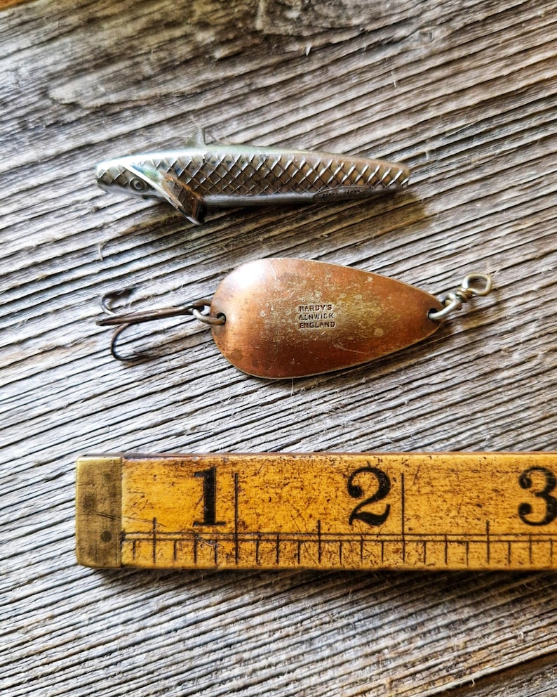 Pulzonehardy Ruler 8 Vintage Fishing Lures Including Hardy Bros, Mepps | Angling ...