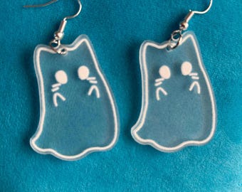 Pendientes de gato fantasma
