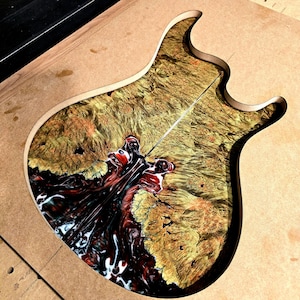 Guitarra Drop Top de arce nudoso híbrido estabilizado con tapa abatible - Suministros de Luthier [EN STOCK]