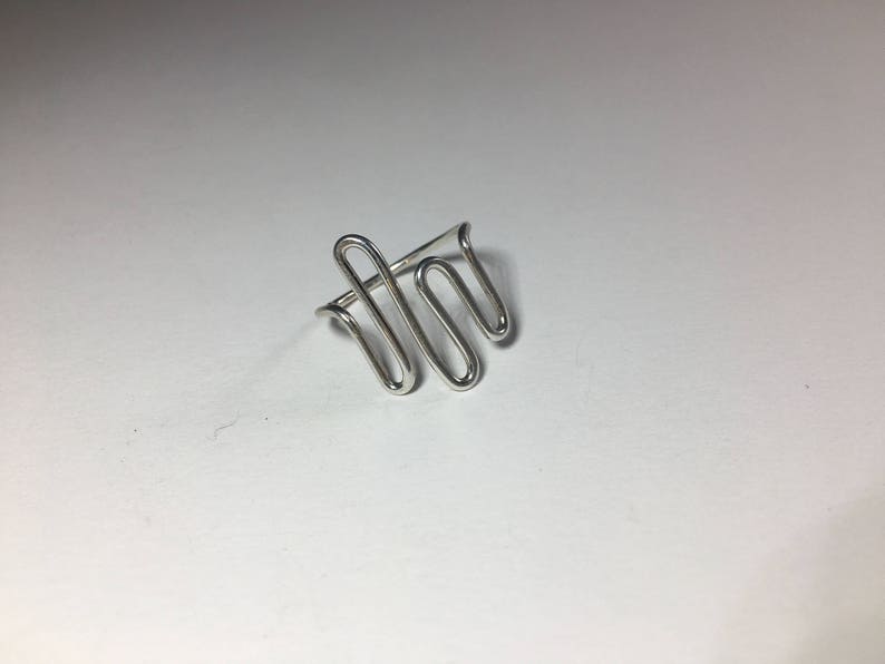Single Heart Beat Ring Earring