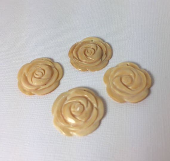 Mother Of Pearl Carved Rose Pendant Set In Cafe Au Lait - Mother Of Pearl Carved Rose Pendant Mother Of Pearl Carved Rose Pendant Set In Cafe Au Lait - Mother Of Pearl Carved Rose Pendant