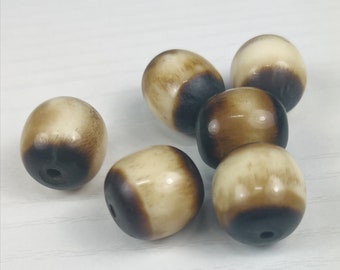 Faux Wood Resin Brown and Creamy White Drum Beads 18mm x 15mm … set of 6