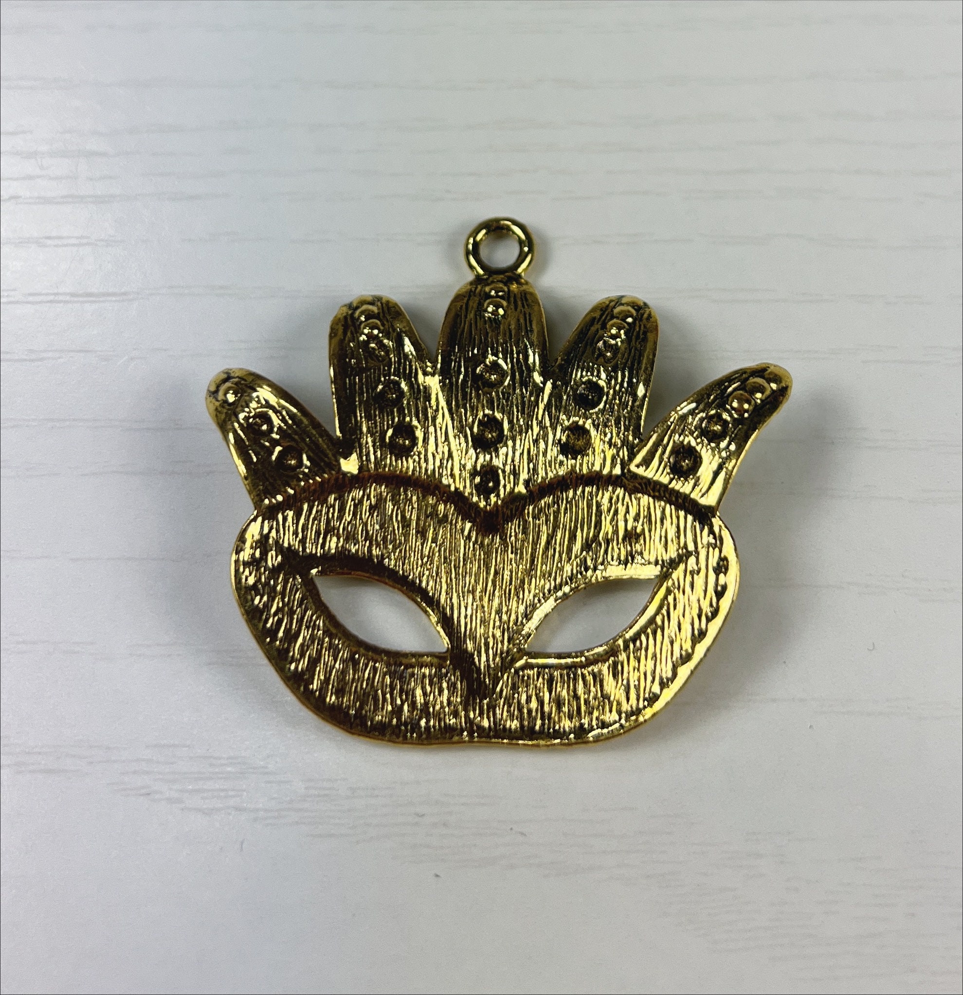 mardi gras charm necklace