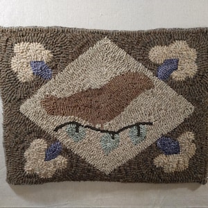 Brown Bird on a Diamond - Rug Hooking Kit