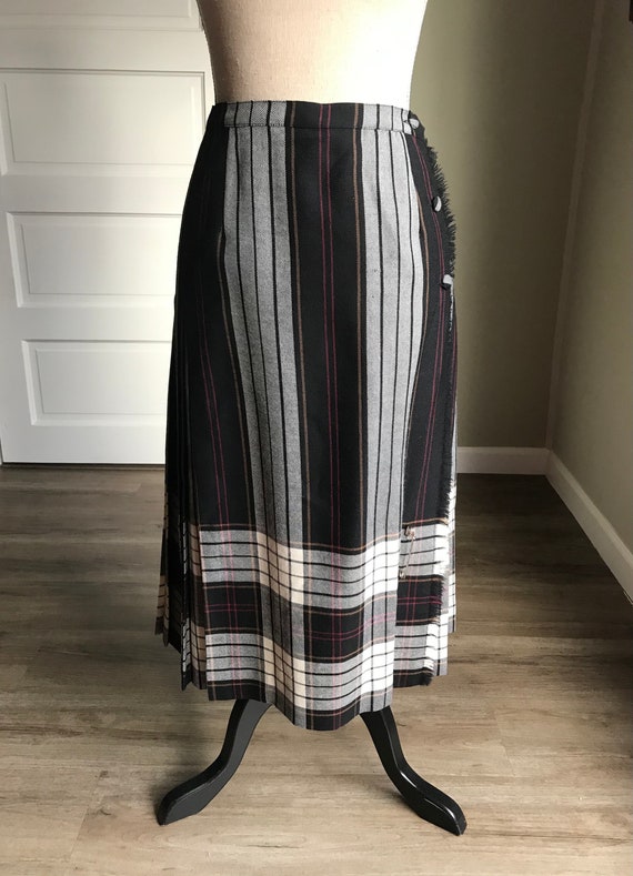 60s 70s Vintage Aljean Canada Wool Kilt Skirt / Ta