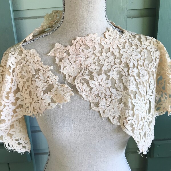 Vintage vintage ligero en apuros de encaje de Melocotón Alencón Bits / Dos piezas / Restos / Restos / Alta costura hecha jirones / Floral / Salvamento de costura