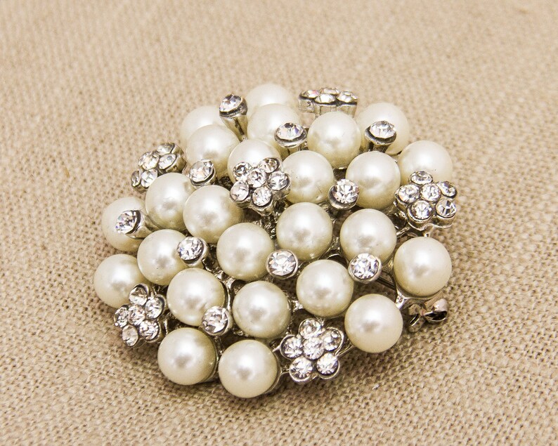 Pearl & Rhinestone Four-Point Brooch main image 0