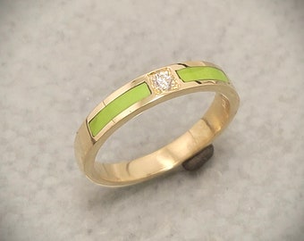 Yellow Gold Inlay Band with Gaspeite Inlay and Diamond Center Stone