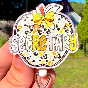 Secretary Badge Reel with Leopard Apple – Trendy Retractable ID Holder for School Office Staff, Admin Assistant, Back to School Gift