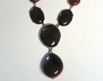 Vintage NRT dark amber lucite pendant necklace