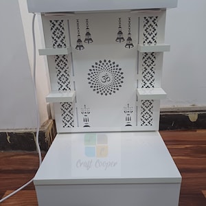 Templo Pooja de madeira com luz LED e armazenamento - White Mandir