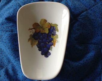 Ceramic Spoon Rest with Branch of Grapes    5" Long and 3 1/2 Inches Wide at Top of Spoon