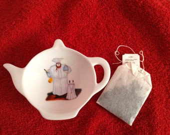 Ceramic Teabag Holder Chef Holding a Wine Bottle 4.5"