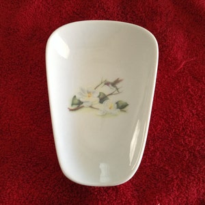 Ceramic Spoon Rest with a Humming Bird Magnolia  5" Long And 3 1/2 Inches wide at Top of Spoon