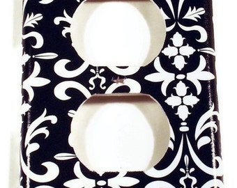 Black and White Damask Outlet Plate  (179O)