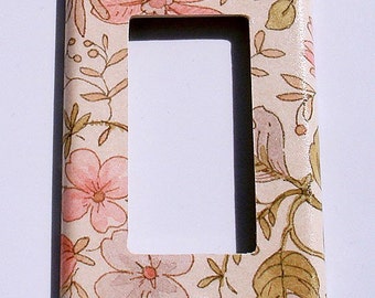 Light Switch Cover Wall Decor Switch Plate  Single Rocker Switchplate in Ivory Floral  (285R)