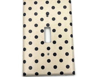 Wall Decor Light Switch Plate in Polka (171mid)