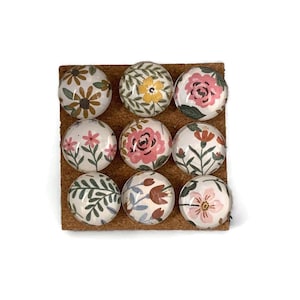 Decorative  Funky Push Pins  Thumb Tacks Cork Board Pins in Flower Field (P16)
