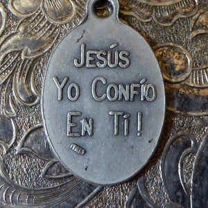 Spanish Divine Mercy Jesus Yo Confio En Ti - Italian Catholic Medal Religious Necklace Pendant, Miraculous Holy Medallion - Devotion & Grace