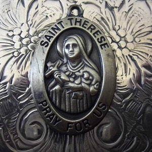 Saint Therese Of Lisieux, Theresa Religious Medal Patron Saint Of Florists, Flower Growers, Aviators Made In Italy, Catholic Necklace Gift