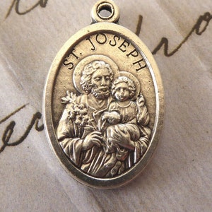 Sint-Jozef en de Heilige Familie, katholieke hanger Italiaanse religieuze medaille Beschermer van vaders, timmerlieden, patroonheilige van de arbeiders, ambachtslieden