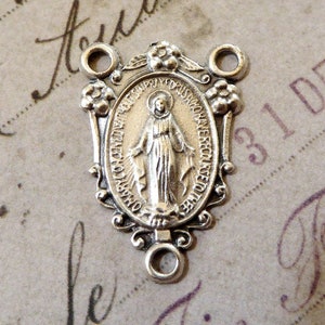 Rosenkranz-Mitte Italienische religiöse wundertätige Medaille der Unbefleckten Empfängnis 1830 Jungfrau Maria Mutter Gottes Rollarbeit-Blumenrahmen