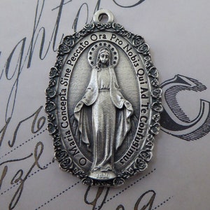 Silver Floral Wreath Latin Text Miraculous Medal Of The Immaculate Conception 1830 Blessed Virgin Mary Mother Of God, Necklace Pendant Charm