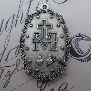 Silber Wundertätige Medaille der Unbefleckten Empfängnis Blumenkranz Lateinischer Text 1830 Jungfrau Maria Mutter Gottes, Halskette Anhänger Charme