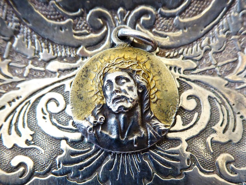 BELGIAN Ecce Homo Religious Medal Our Lady Of Halle Crown Of Thorns Catholic Pendant Behold The Man /& Notre Dame De Hal Nursing Madonna
