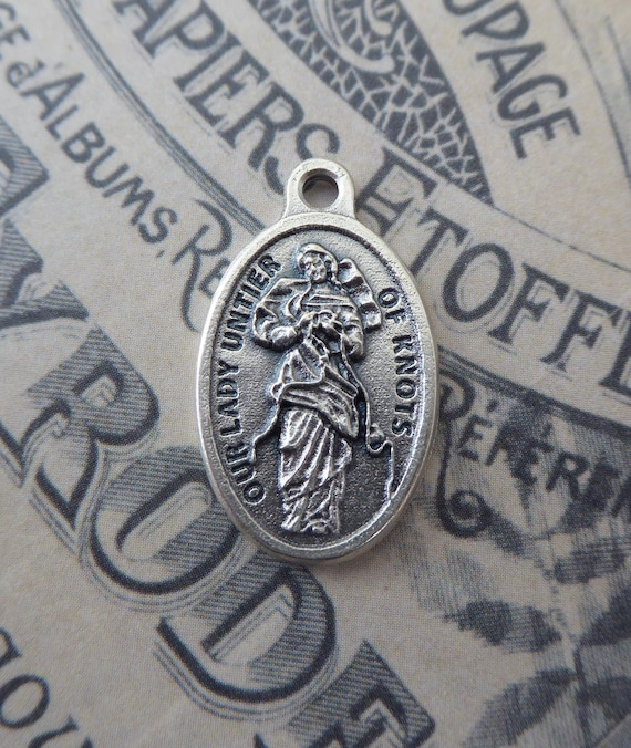 Pope Francis Devotional, Our Lady Untier & Undoer Of Knots Holy Catholic Religious Miraculous Medal, Saint Medallion Pendant, Made In Italy