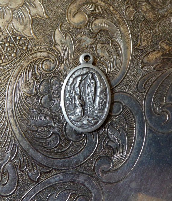 Our Lady Of Lourdes Vintage Italian Religious Medal B… - Gem