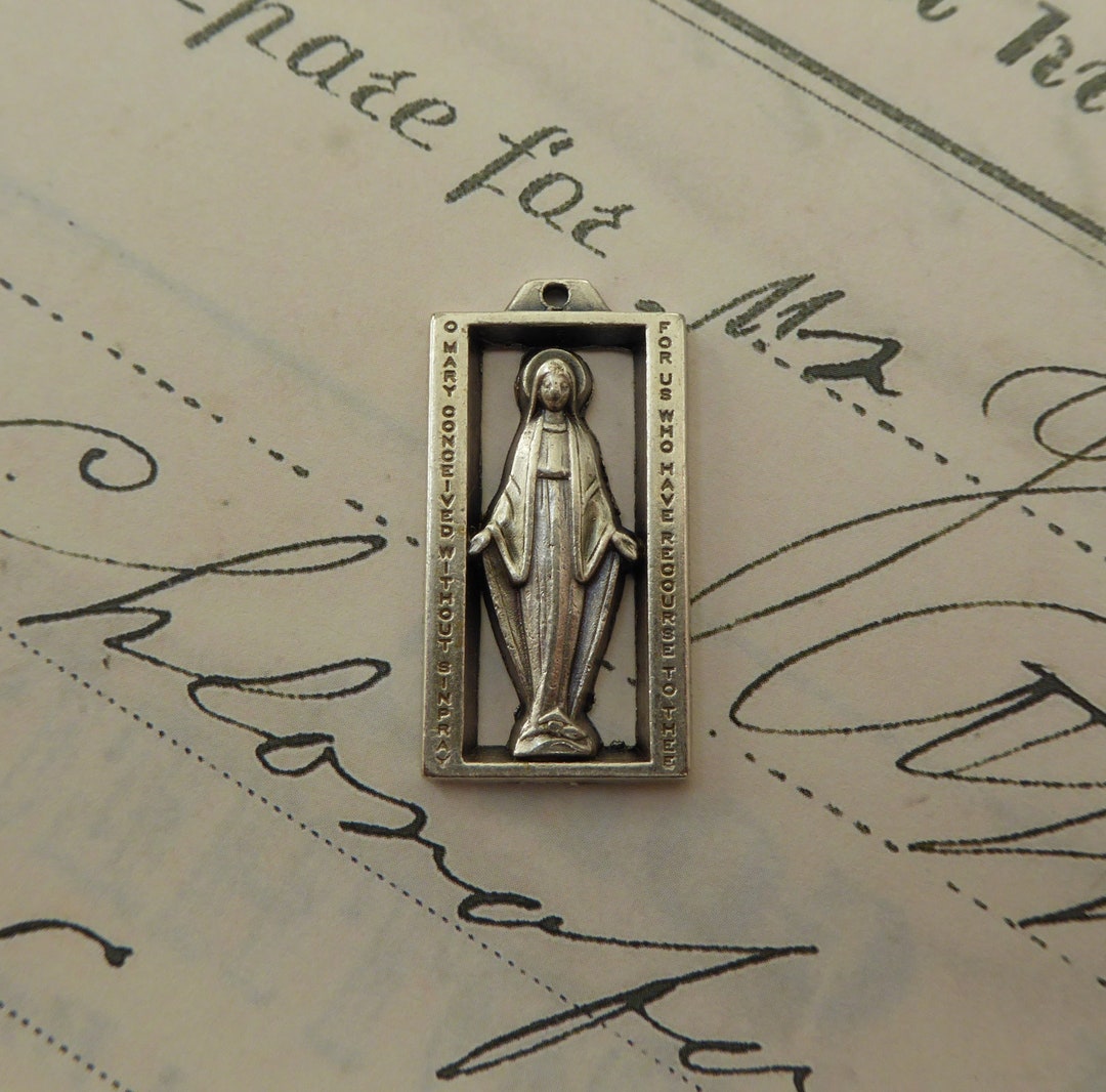 Silver Miraculous Medal Religious Pendant of the Blessed Virgin Mary ...