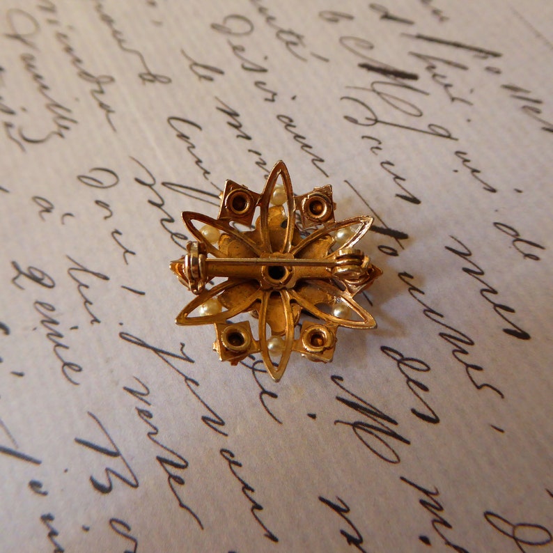 Vintage Gold Star Brooch Lapel Pin With Jade Green Glass Etsy