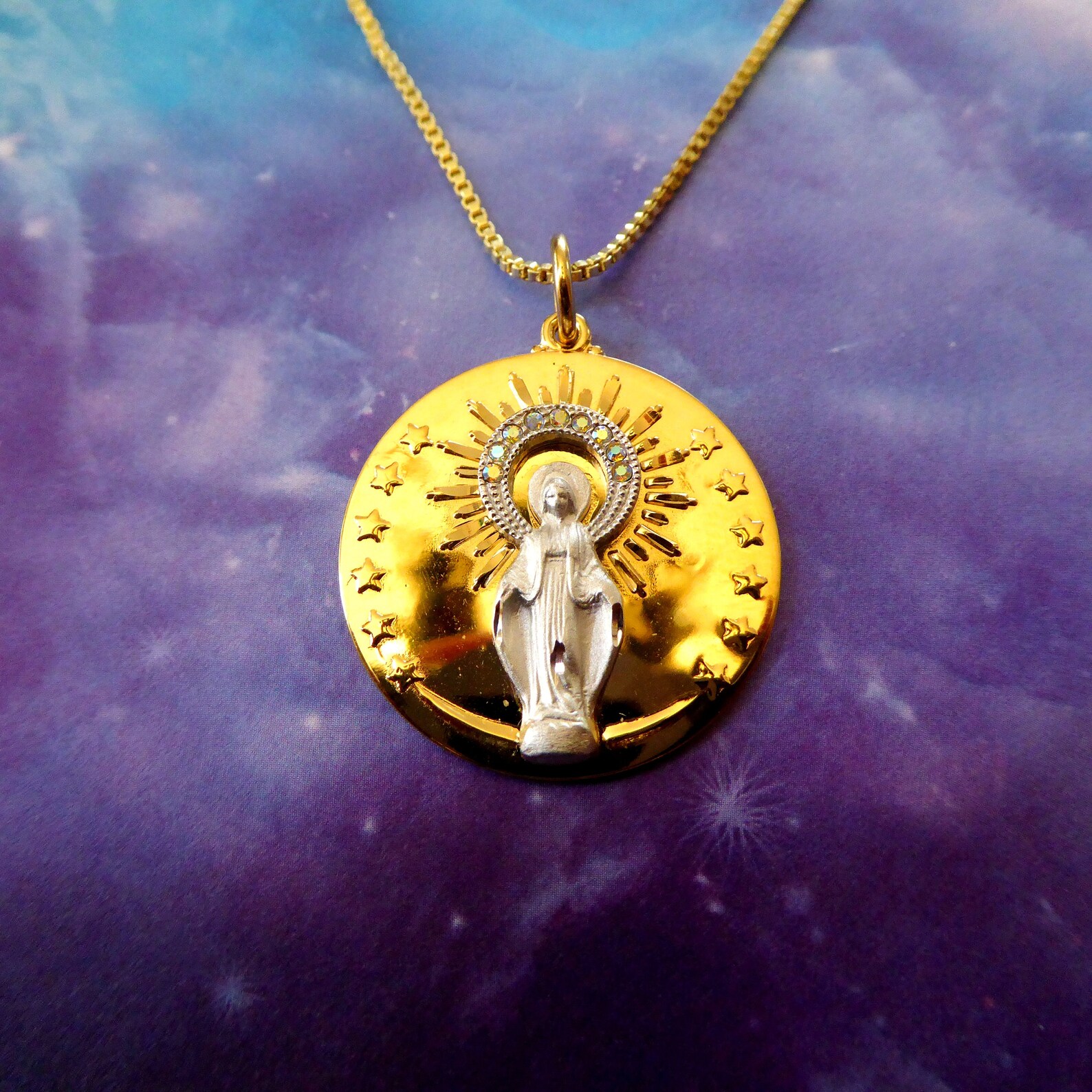 Collana Medaglione Kirks Folly 'Love Never Die' Con Angelo - Tono Oro E Cristallo