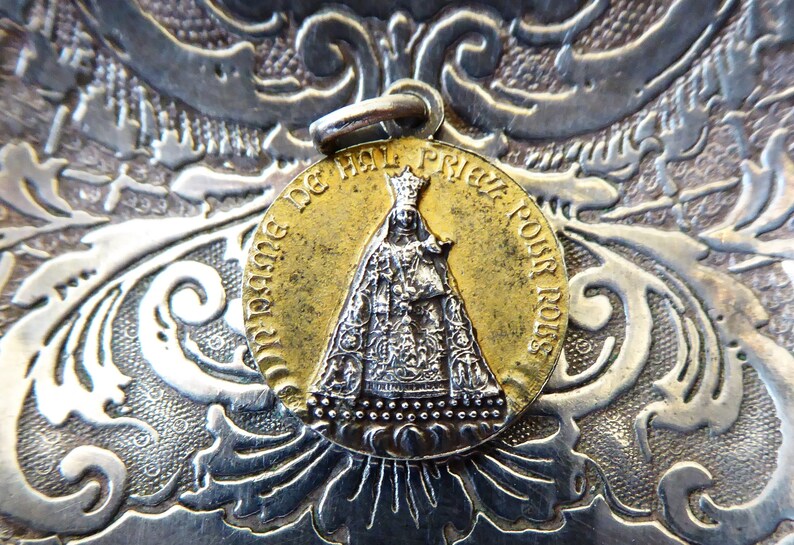 BELGIAN Ecce Homo Religious Medal Our Lady Of Halle Crown Of Thorns Catholic Pendant Behold The Man /& Notre Dame De Hal Nursing Madonna