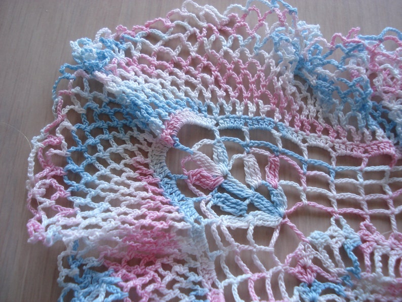 Vintage Variegated Pink & Blue Square Ruffled Scalloped Doily 70 image 4