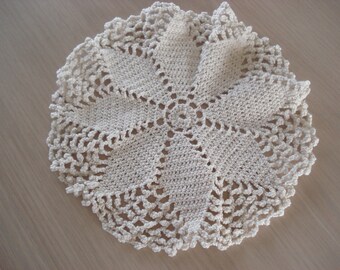 vintage Crochet Artisanal Doily - Ecru Color - Rond - 7.5 Inch - #33