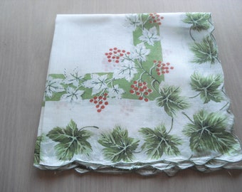 Vintage Floral Hankie - Green Ivy & Red Berries - Scalloped Hem - #422