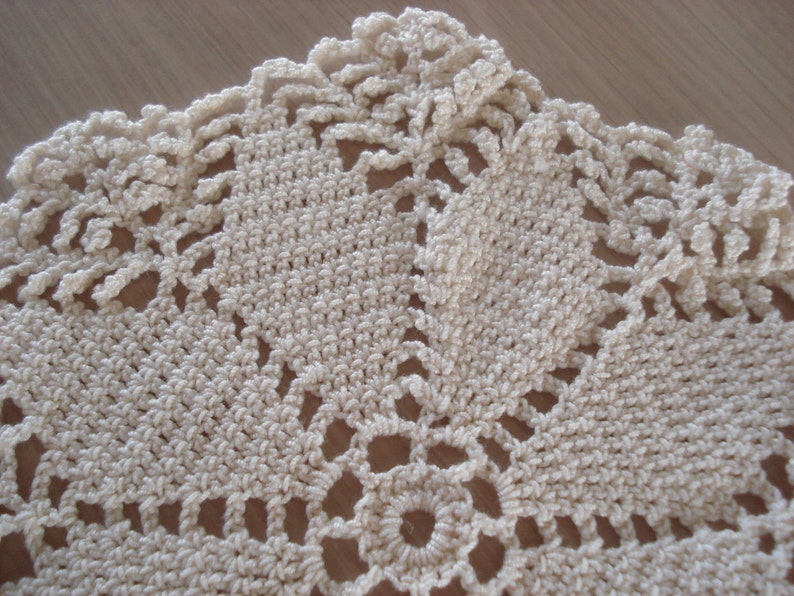 vintage Crochet Artisanal Doily Ecru Color Rond 8 pouces 34 image 2