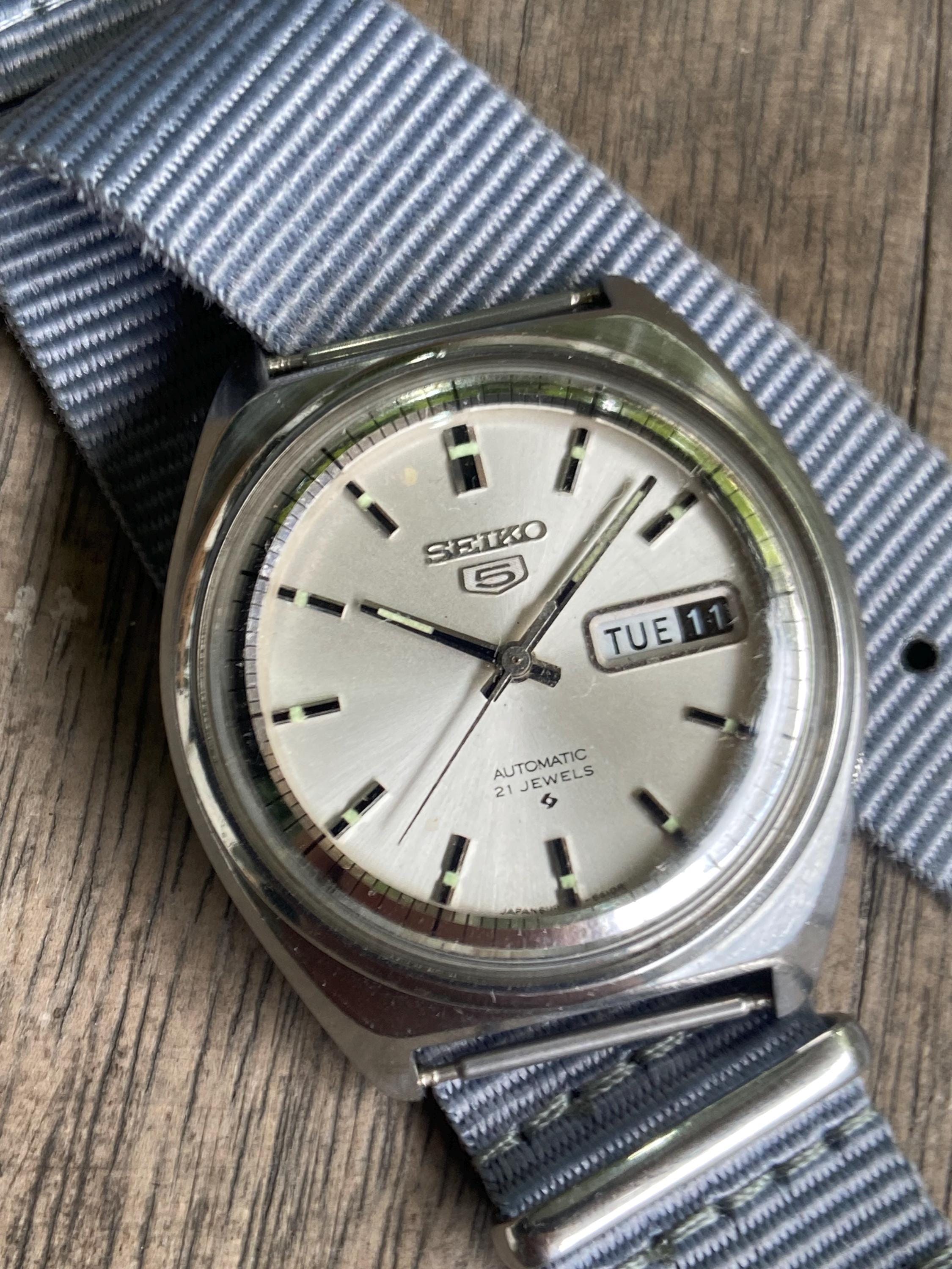Vintage Seiko 5 Automatic Watch: 1973 Silver Sunburst Dial