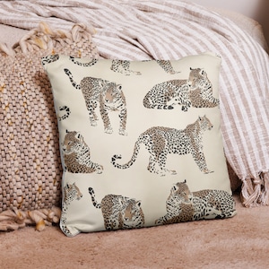 Cheetah Pillow Safari Home Decor Cushion Jungle Tropical Housewarming Gift Idea Animal Print Throw Pillow Wildlife Inspired Cheetah Cushion